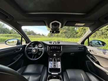 Porsche Macan — photo 11