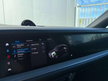 Porsche Cayenne E-Hybrid — photo 9