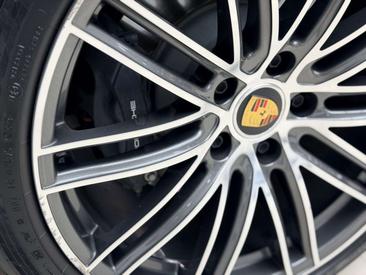 Porsche Panamera 4 E-Hybrid — photo 39