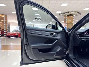 Porsche Panamera 4 E-Hybrid — photo 40