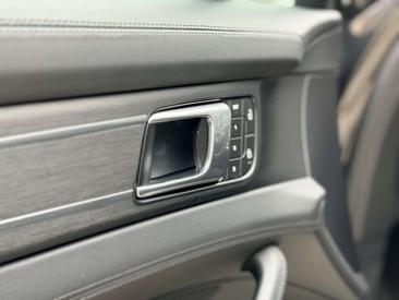 Porsche Panamera 4 E-Hybrid — photo 44