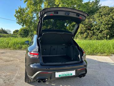 Porsche Macan — photo 13