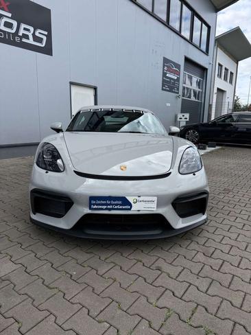 Porsche 718 Cayman GT4 — photo 3