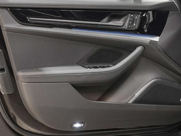 Porsche Panamera Turbo E-Hybrid — photo 31