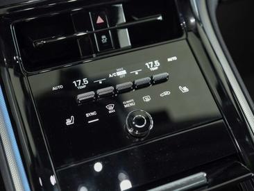 Porsche Panamera — photo 23