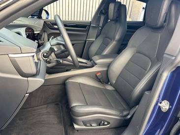 Porsche Macan I 4 Electric — photo 12