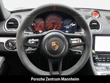 Porsche 718 Cayman GT4 — photo 16