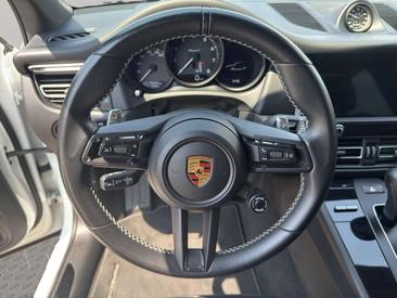 Porsche Macan — photo 10