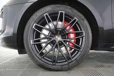 Porsche Macan I GTS — photo 15