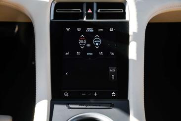 Porsche Taycan Turbo S — photo 17