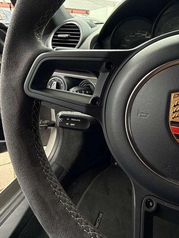 Porsche 718 Cayman GT4 — photo 17