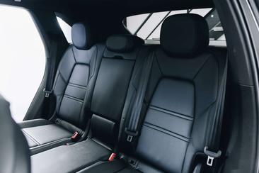 Porsche Cayenne E-Hybrid — photo 11