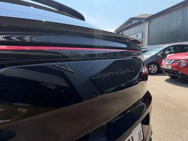 Porsche Cayenne Turbo S E-Hybrid — photo 8