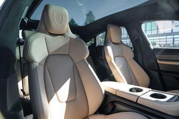 Porsche Taycan Turbo S — photo 21
