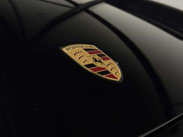 Porsche Macan I Electric — photo 29