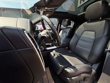 Porsche Cayenne Turbo S E-Hybrid — photo 23