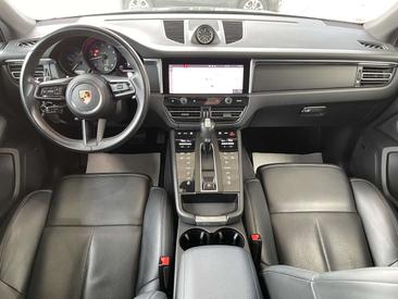 Porsche Macan — photo 10