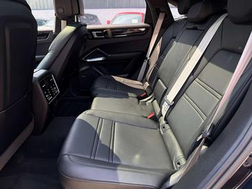 Porsche Cayenne Turbo S E-Hybrid — photo 26
