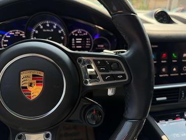 Porsche Cayenne Turbo S E-Hybrid — photo 33