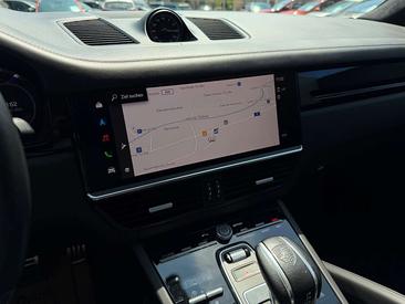 Porsche Cayenne Turbo S E-Hybrid — photo 37
