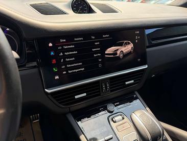 Porsche Cayenne Turbo S E-Hybrid — photo 39