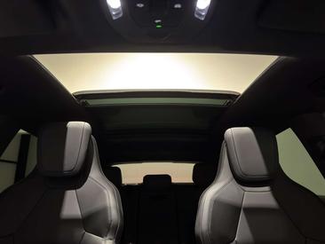 Porsche Macan I Electric — photo 31