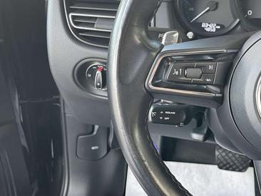 Porsche Macan — photo 16