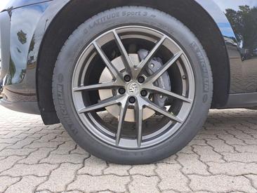 Porsche Macan — photo 6