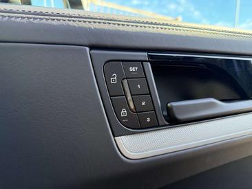 Porsche Cayenne E-Hybrid — photo 36