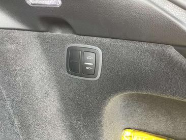 Porsche Macan — photo 26