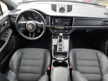Porsche Macan — photo 18