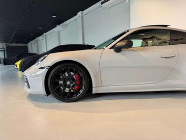 Porsche Carrera GT — photo 7