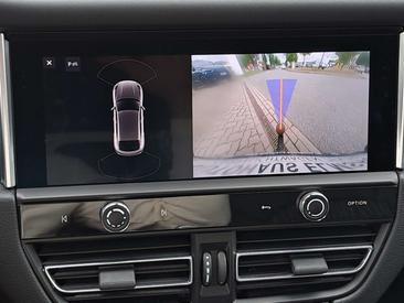 Porsche Macan — photo 20