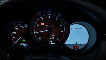 Porsche Macan — photo 8