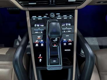Porsche Cayenne E-Hybrid — photo 36