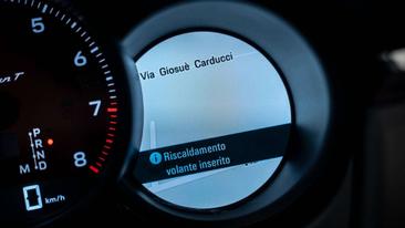 Porsche Macan — photo 11