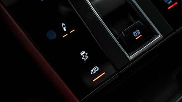 Porsche Macan — photo 12