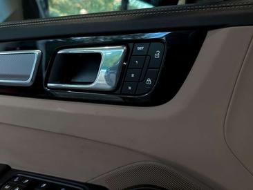 Porsche Cayenne E-Hybrid — photo 39
