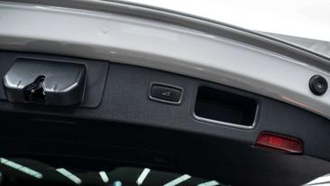 Porsche Macan — photo 18