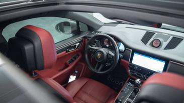 Porsche Macan — photo 24