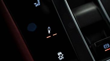 Porsche Macan — photo 32