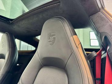 Porsche Carrera GT — photo 39