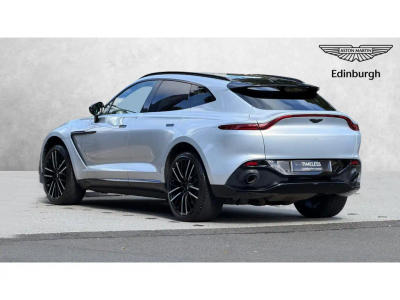 Aston Martin DBX V8