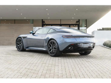 Aston Martin DB12 V8 — photo 2