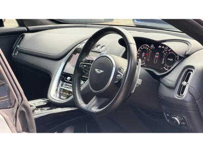 Aston Martin DBX V8