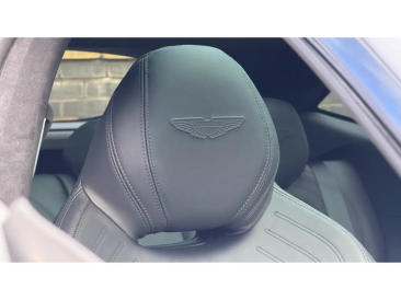 Aston Martin DBX V8 — photo 5