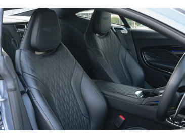 Aston Martin DB12 V8 — photo 5