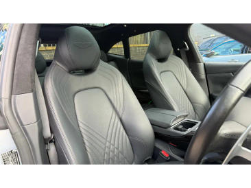 Aston Martin DBX V8 — photo 12