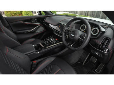 Aston Martin DBX S