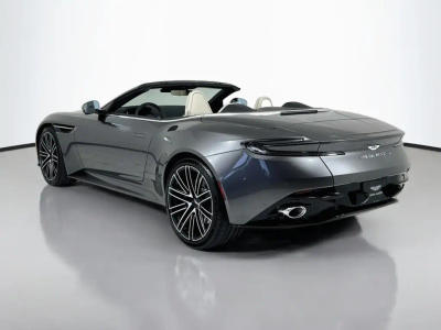Aston Martin DB12 V8